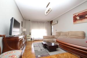 Amplio y Luminoso Piso en el Corazón de Ejea photo 0