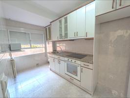 PISO ALQUILER TORRERO 3 dormitorios, para máximo 4 personas. photo 0
