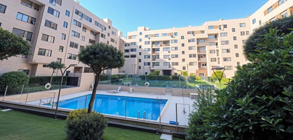 Piso En venta en Calle De Entrepeñas, Villa De Vallecas, Madrid photo 0