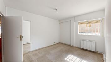 Piso En venta en Calle De La Sierra Vieja, Villa De Vallecas, Madrid photo 0