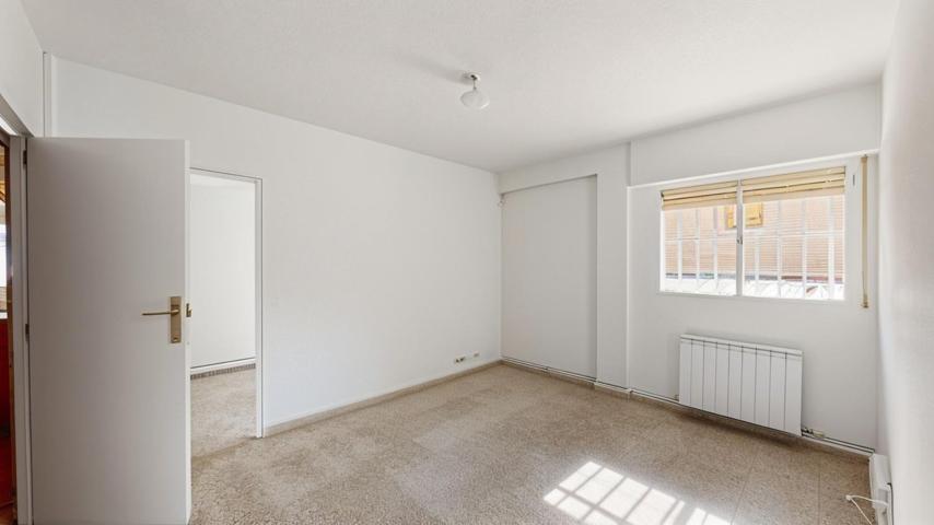 Piso En venta en Calle De La Sierra Vieja, Villa De Vallecas, Madrid photo 0