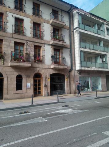 Plaza de Parking en el centro de Torrelavega photo 0