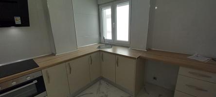 Piso totalmente reformado en el centro de Torrelavega photo 0