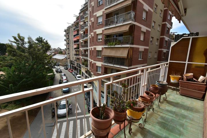 Piso En venta en Sants, Barcelona photo 0