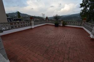 EXCELENTE CASA PAREADA EN CALLE VALLBONA. photo 0