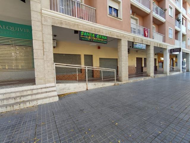 SE VENDEN DOS LOCALES JUNTOS A ESCASOS METROS DE LA AVENIDA DE CÁDIZ. photo 0