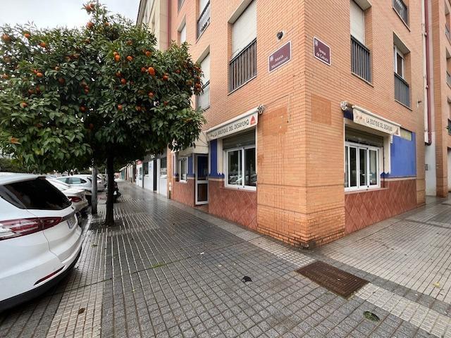 LOCAL COMERCIAL CON LICENCIA, EN ESQUINA DE CALLE TERESA DE CALCUTA photo 0