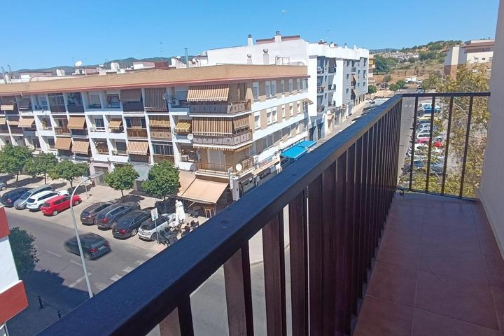 ¿Buscas una vivienda de 3 dormitorios, luminosa, con vistas, amplia y reformada? photo 0