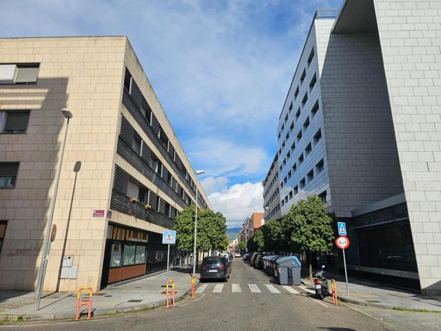 Si quieres una ubicación excelente, un piso amplio y listo para entrar, aquí lo tienes. Y con garaje photo 0
