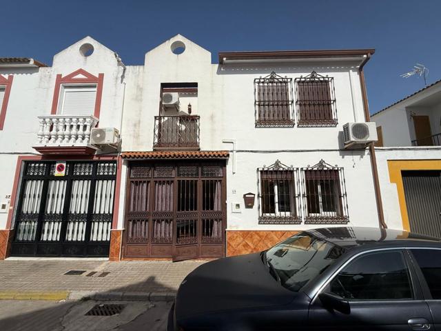 🏡 ¡Oportunidad en Fuente Palmera! Casa adosada con amplios espacios y gran potencial 🛠️✨ photo 0