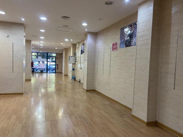 LOCAL EN AVENIDA DE BARCELONA. ALTA VISIBILIDAD Y CON ABUNDANTE PASO DE PÚBLICO photo 0