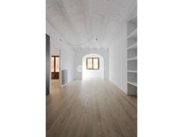 Disfruta del encanto del Eixample con todas las comodidades modernas photo 0