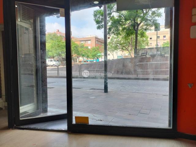 Alquiler de local comercial en Sants-Badal, Barcelona Capital photo 0