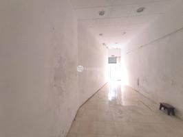 ¡Oportunidad ÚNICA en la calle más comercial de la zona! photo 0