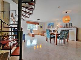 'Chalet de Piedra en Vilanova de Arousa: Gran Parcela, Vistas y Listo para Entrar a Vivir.' photo 0