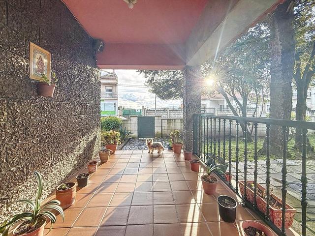 Casa en venta en Cambados photo 0