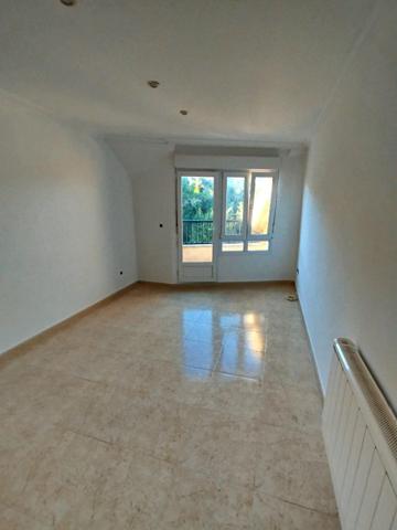 SE VENDE ÁTICO ÚNICO EN ZONA RESIDENCIAL DE RIBEIRA photo 0