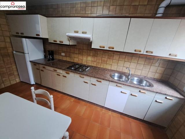 SE VENDE PISO EL EL CENTRO DE RIBEIRA DE TRES HABITACIONES photo 0