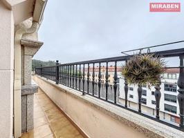 ¡Se alquila espectacular ático en Abesadas con terraza y vistas despejadas! photo 0