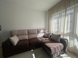 Se alquila piso a estrenar de 2 habitaciones en Ribeira photo 0