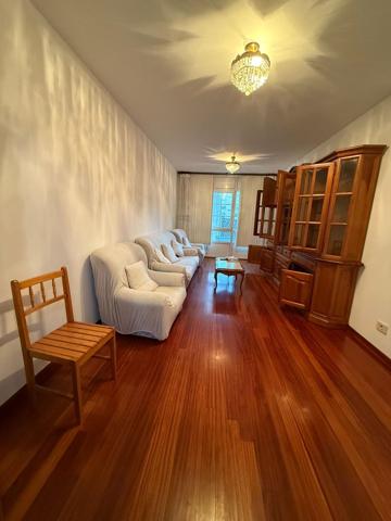 Piso en alquiler anual en Boiro: 3 habitaciones y garaje photo 0