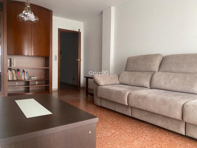 Luminoso piso ideal familias en el centro de Lleida photo 0