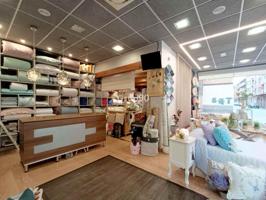 ¡Gran oportunidad de inversión! Se vende un amplio local comercial de 81m² en La Bordeta. photo 0
