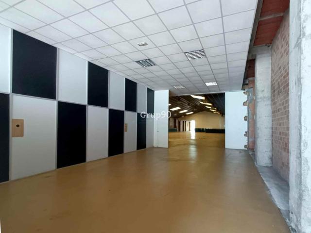 Impresionante local en La Bordeta – ¡Haz crecer tu negocio! photo 0