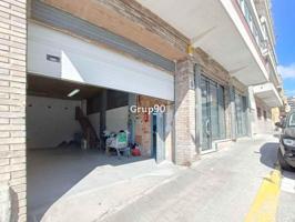 Local comercial a pie de calle de 240m2 en Zona Instituts photo 0