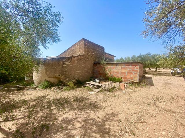 Casa de piedra de 60 m2 con balsa en terreno de casi 3 ha photo 0