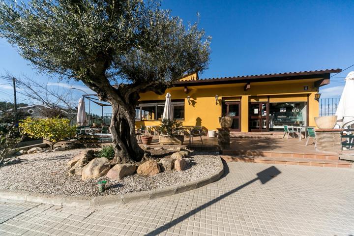 Restaurante con casa en preciosa ubicación de Cerdanyola photo 0