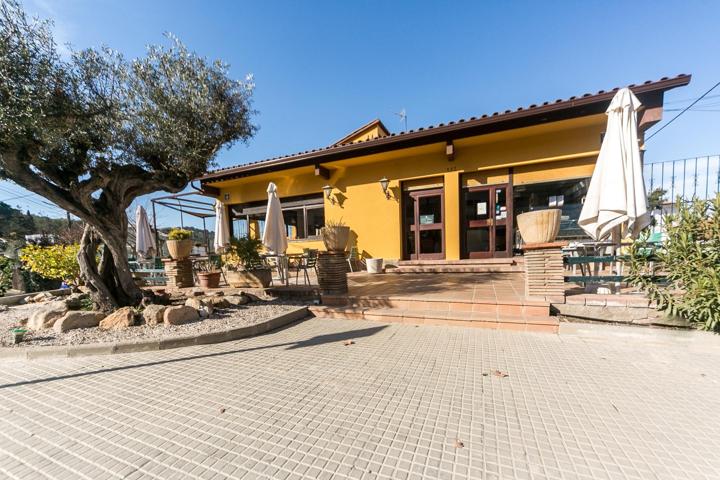 Restaurante con casa en preciosa ubicación de Cerdanyola photo 0