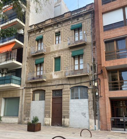 Edificio en el centro de Tortosa photo 0