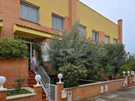 ¡Oportunidad Única! Casa Adosada con Terraza y Jardín Privado en Benavent photo 0