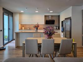 EXCLUSIVO DÚPLEX DE 242 M² CON JARDÍN Y PISCINA PRIVADA EN EL EDIFICIO MÁS EMBLEMÁTICO DE LLEIDA — C photo 0