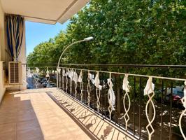 Fantástico piso de tres habitaciones y dos terrazas con vistas a la Av. Catalunya photo 0