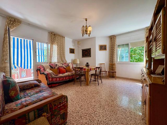 Fantástico piso de tres habitaciones y dos terrazas con vistas a la Av. Catalunya photo 0