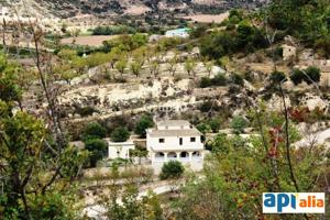 EXCLUSIVA APIALIA ¡Oportunidad única! Masía con encanto y gran terreno junto a Guimerà photo 0