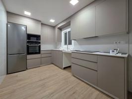 🏡 ¡Piso amplio, reformado y listo para entrar a viviren la Zona Plaza Europa photo 0