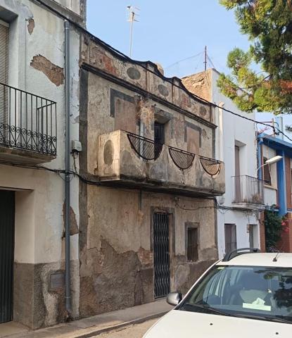 Casa con garaje para reformar con agradables vistas photo 0