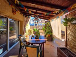 Ático dúplex de 4 dormitorios con terraza privada de 35 m². photo 0