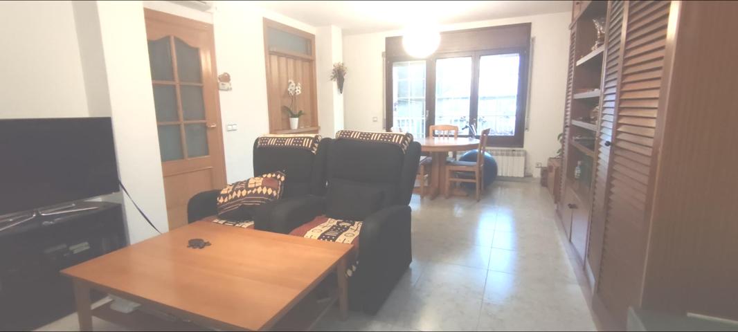 SANT CELONI (CENTRO): MAGNÍFICA CASA EN ESQUINA MUY BIEN SITUADA CON PÁRQUING Y TERRAZA photo 0