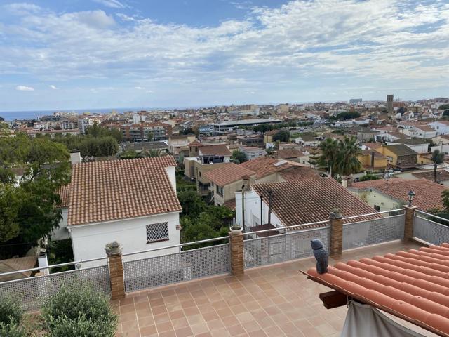 PINEDA DE MAR (PINEMAR): TORRE EN VENTA EN PERFECTO ESTADO CON JARDÍN, TERRAZA Y GRAN PANORÁMICA photo 0