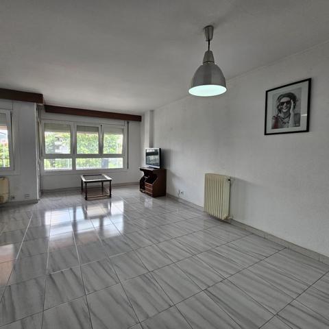 PISO EN VENTA EN GIRONA photo 0