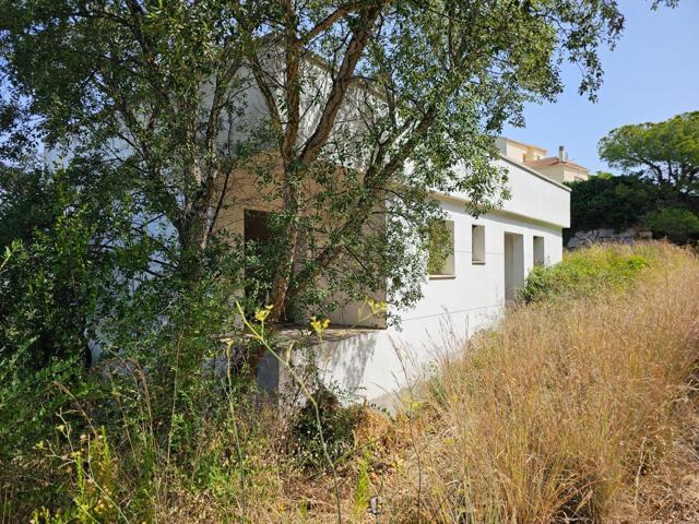 Casa en construcción. Obra parada photo 0