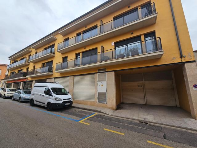 Duplex en venta de una habitación en el centro de La Bisbal d'Empordà photo 0
