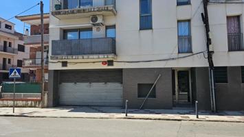 Amplia plaza de aparcamiento en Santa Coloma de Farners photo 0