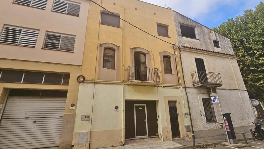 Piso en el centro de La Bisbal d'Empordà photo 0