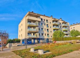 Amplio piso planta baja con jardin privado y piscina comunitaria photo 0