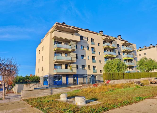 Amplio piso planta baja con jardin privado y piscina comunitaria photo 0